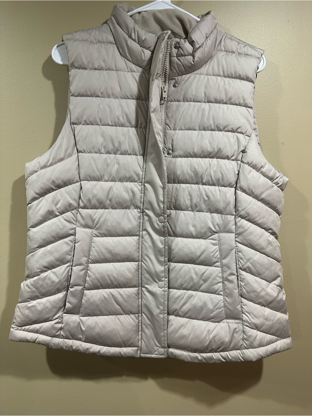 GAP Quilted Puffer Vest - Light Beige